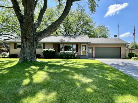 404 E Howe St, Orfordville, WI 53576