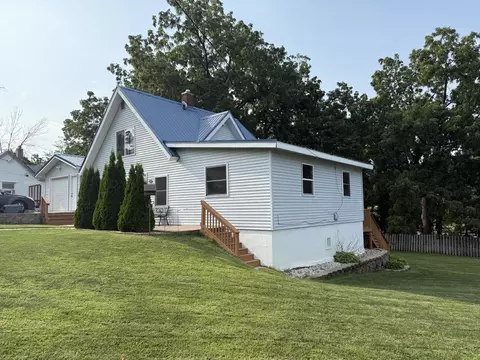 300 W Main St, Montfort, WI 53569