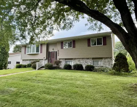 5502 Valley Dr, Mcfarland, WI 53558