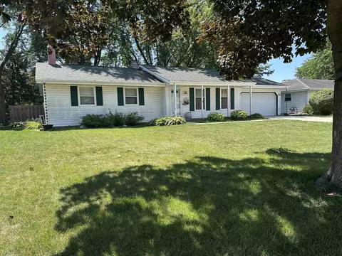 4242 Skyview Dr, Janesville, WI 53546
