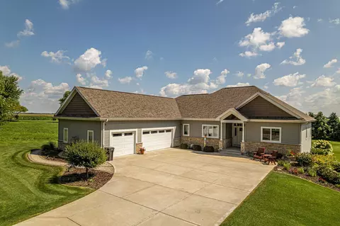 4948 Creek Haven Rd, Cottage Grove, WI 53527