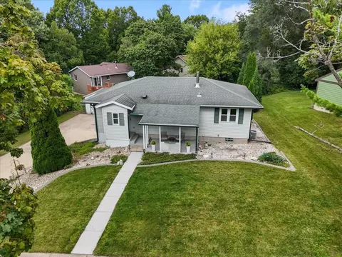 2826 Badger Ln, Madison, WI 53713
