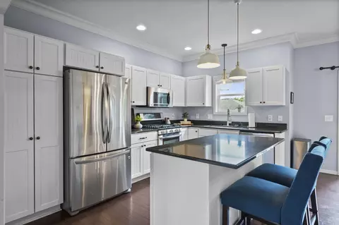 8917 Hollybush Ln, Verona, WI 53593