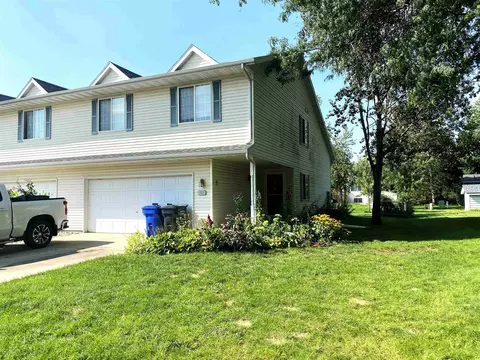 328 Sturges St, Columbus, WI 53925