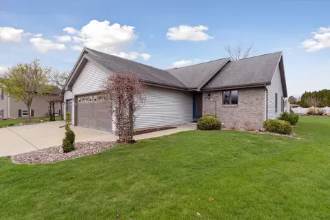 1905 St George Ln #1905, Janesville, WI 53545
