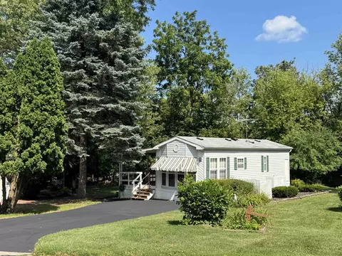 420 Skyline Dr, Edgerton, WI 53534
