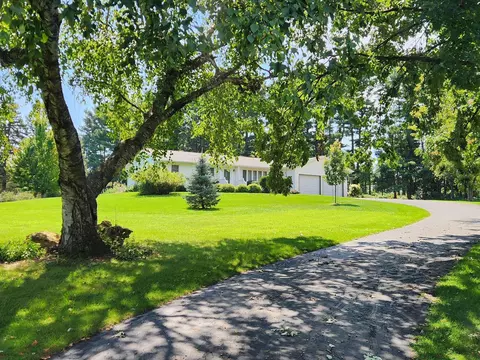 1485 N Elm St, Platteville, WI 53818