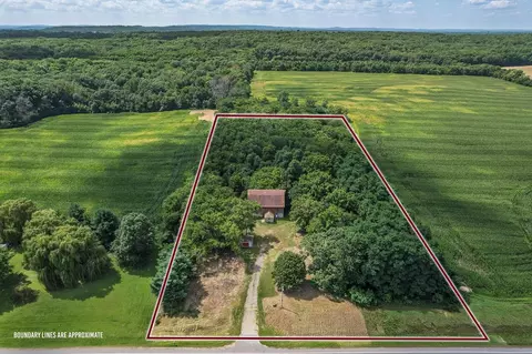 s3395 County Road A, Baraboo, WI 53913
