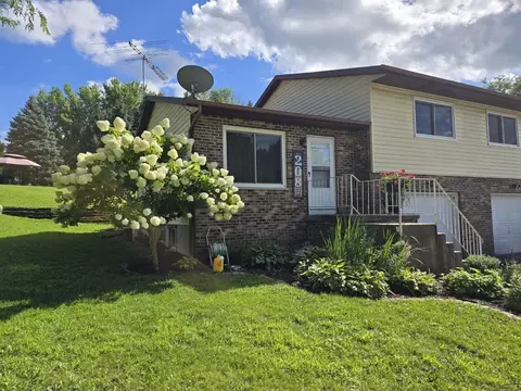 208 27th St, Monroe, WI 53566