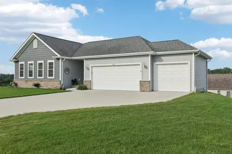 421 Rosewood Ct, Lake Mills, WI 53551