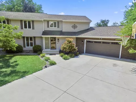 731 Thornecrest Ct, Janesville, WI 53546