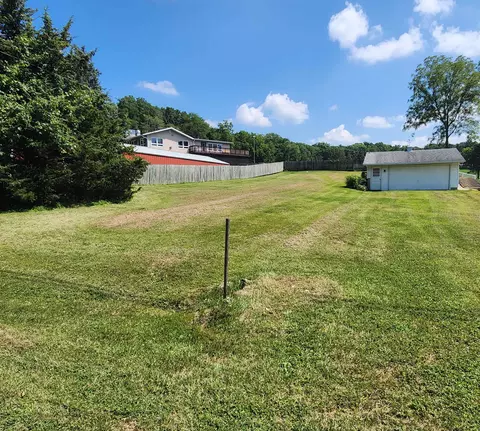 409 York Rd, Edgerton, WI 53534