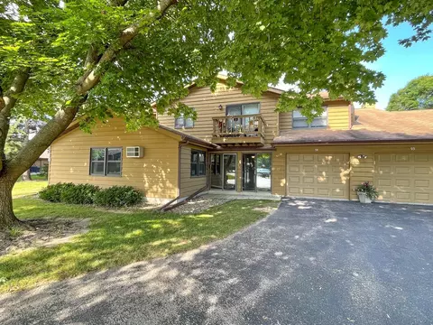 1160 Brittany Ct #94, Neenah, WI 54956