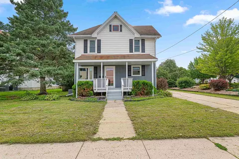 326 S High St, Randolph, WI 53956