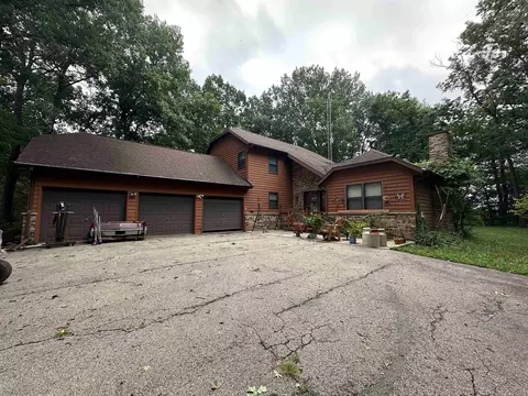 311 Maple Heights Rd, Marshall, WI 53559
