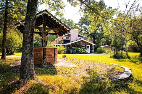 w5493 Circle Drive, New Lisbon, WI 53950