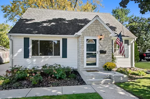 147 Flint St, Sun Prairie, WI 53590