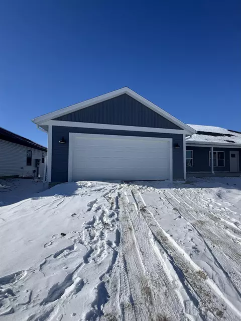 286 Santa Maria Dr, Arlington, WI 53911