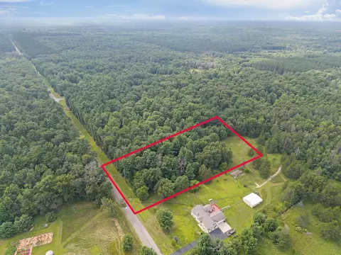 3 02 Badger Dr, Hancock, WI 54943