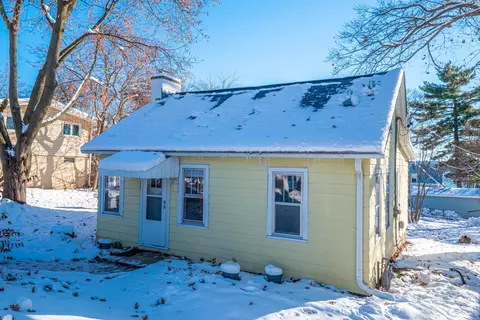 5805 Roosevelt St, Middleton, WI 53562