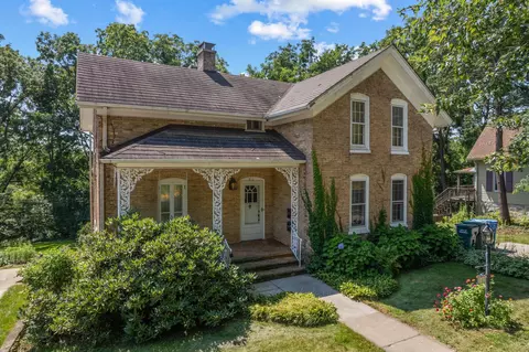 513 2nd Ave, Baraboo, WI 53913