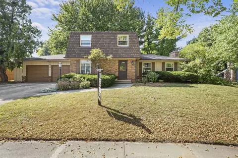 306 Walnut Grove Dr, Madison, WI 53717