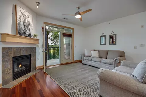 8253 Mayo Dr #208, Madison, WI 53719