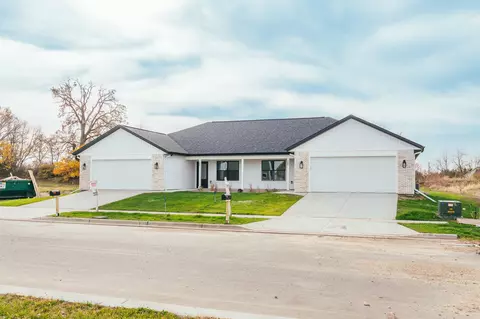 284 Santa Maria Dr, Arlington, WI 53911