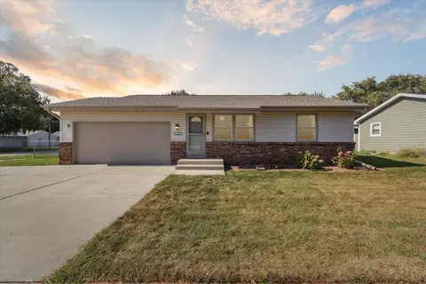 1326 S Orchard St, Janesville, WI 53546