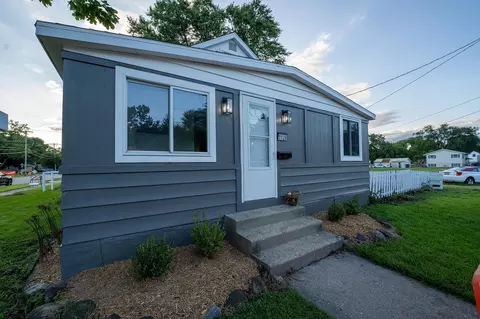 1126 Beloit Ave, Janesville, WI 53546