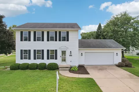 300 W Verleen Ave, Waunakee, WI 53597