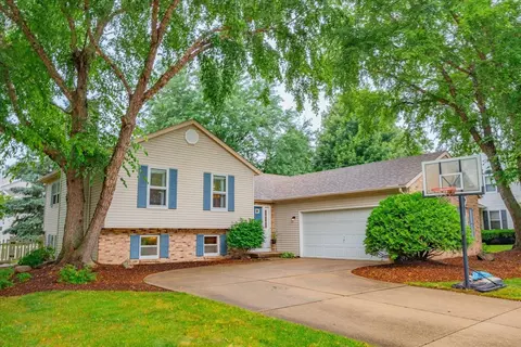 1 Shea Ct, Madison, WI 53717