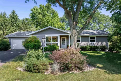 4664 Hawthorne Ct, Middleton, WI 53562