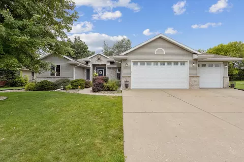 4295 Huntinghorne Dr, Janesville, WI 53546