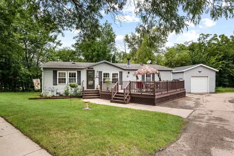 657 E Lake St #11, Lake Mills, WI 53551