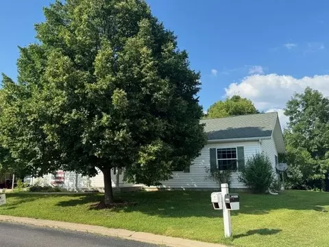 n115w20994 Brookside Dr, Germantown, WI 53022