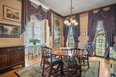 Dining - 752 E Gorham St, Madison, WI 53703 photo 2 of 6