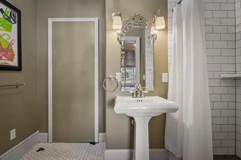 Bath - 752 E Gorham St, Madison, WI 53703 photo 5 of 7