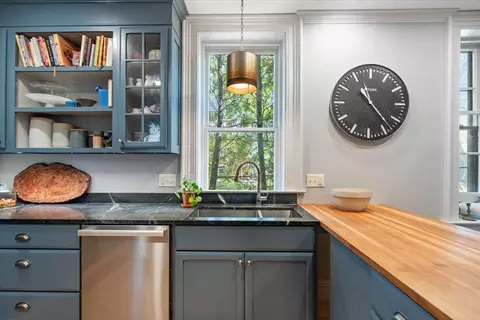 Kitchen - 752 E Gorham St, Madison, WI 53703 photo 3 of 5