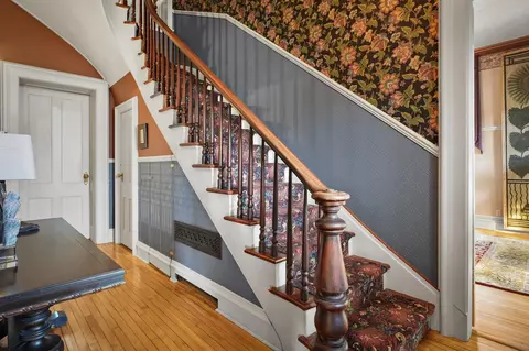 Entry Way - 752 E Gorham St, Madison, WI 53703 photo 5 of 9