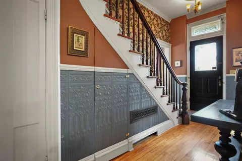 Entry Way - 752 E Gorham St, Madison, WI 53703 photo 6 of 9