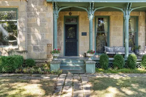 Exterior - 752 E Gorham St, Madison, WI 53703 photo 2 of 15