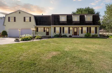2815 Dartmouth Dr, Janesville, WI 53548
