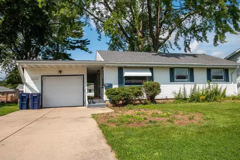 1226 S Oakhill Ave, Janesville, WI 53546