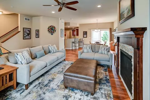 2537 New Town Dr, Sun Prairie, WI 53590