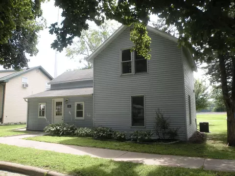 318 Amelia St, Cassville, WI 53806