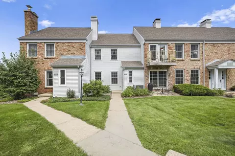 6916 Old Sauk Ct, Madison, WI 53717