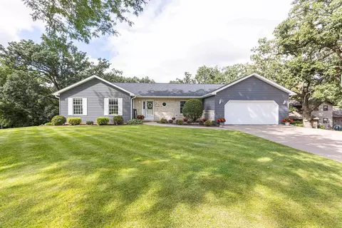 940 Hillcrest Cir, Platteville, WI 53818