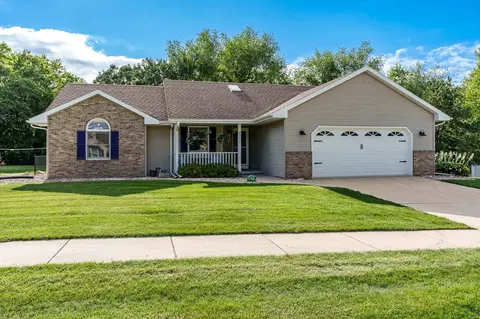 4009 Castlemoor Dr, Janesville, WI 53546