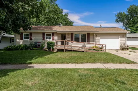 1906 Kensington St, Janesville, WI 53545